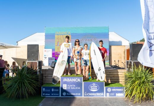 Manuel Fernández en homes, Isabel Gundín en mulleres e Derick Rey en Máster coróanse como campións galegos de surf en Pantín